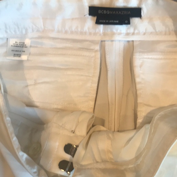 BCBGMaxAzria white flared pants with tuxedo band. - Picture 3 of 4